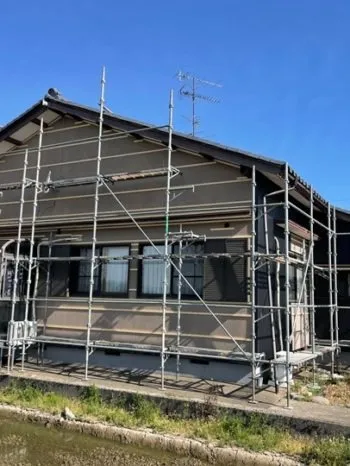 施工中